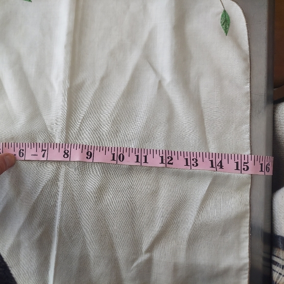 Vintage embroidered 8 pc napkin and placemat set EUC - Picture 4 of 6